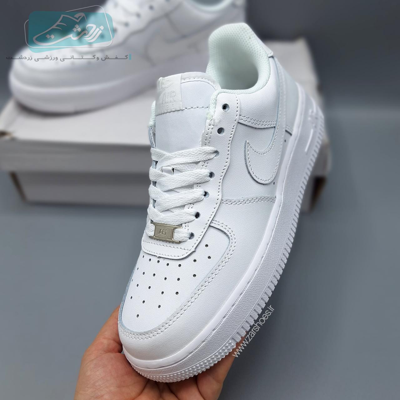 کفش مخصوص پیاده روی زنانه نایکی مدل AIR FORCE 1 LOW YOHOOD-12136