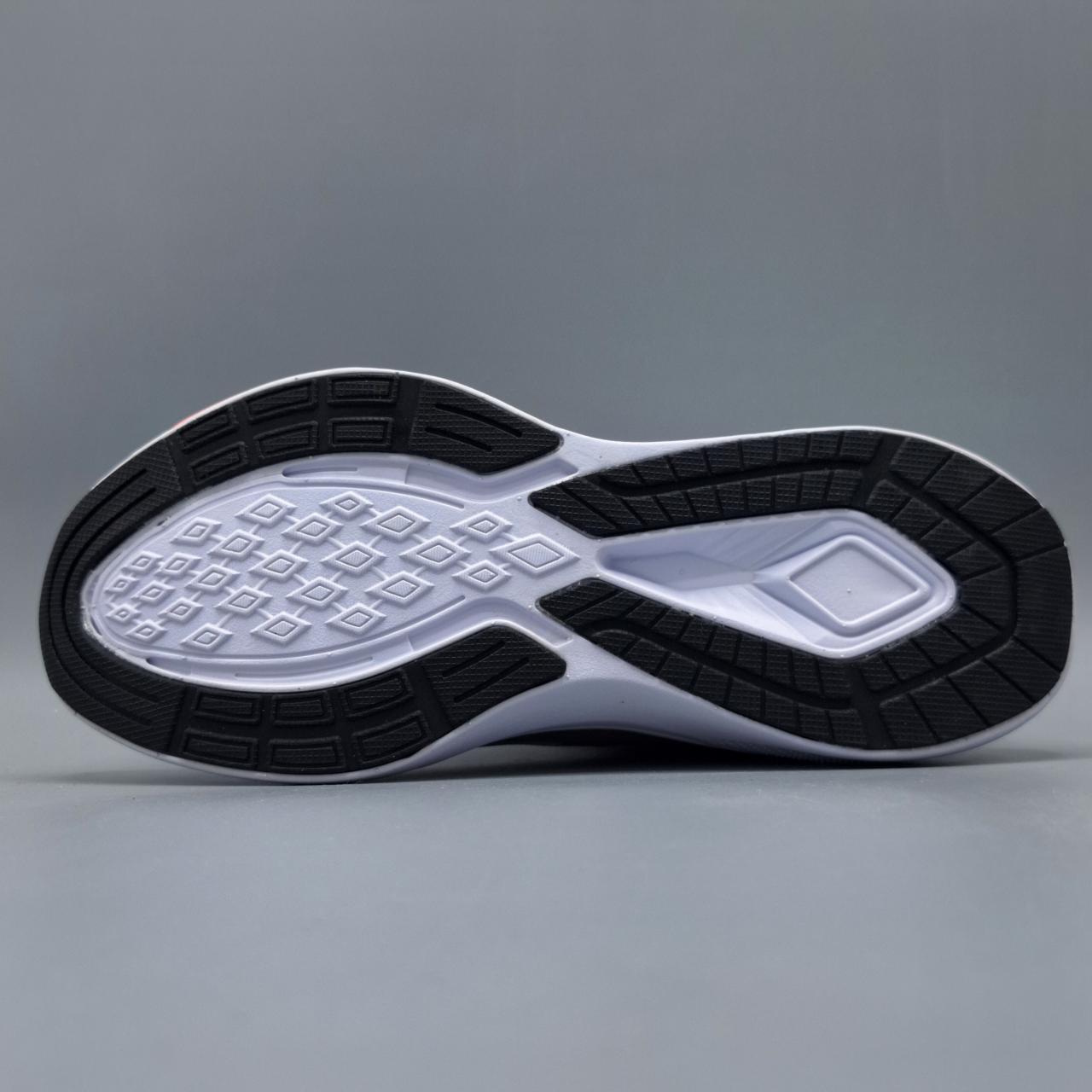  https://zarshoes.ir/uploadfile/file_portal/site_5571_web/file_portal_end/shop/انبار-قدس/product/78/12304/1.jpg    