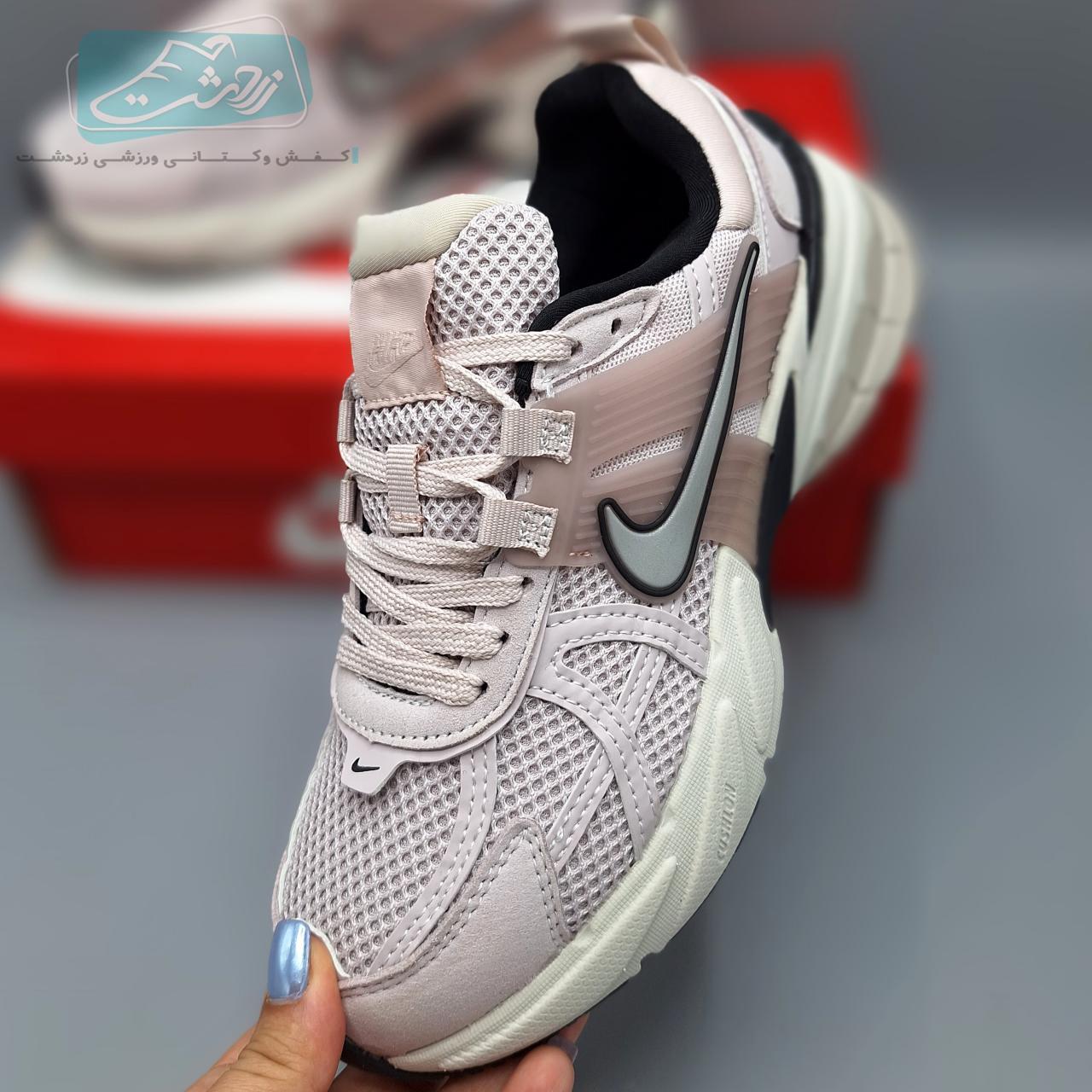  https://zarshoes.ir/uploadfile/file_portal/site_5571_web/file_portal_end/shop/انبار-قدس/product/79/1/1.jpg     